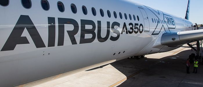 1024px-Airbus_A-350_XWB_F-WWYB_cabine_passagers_2